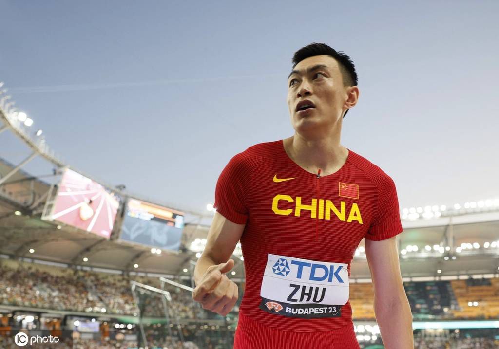在欧联杯小组赛4-0击败LASK林茨后，利物浦主帅克洛普在新闻发布会上表示，球队应该在半场前就终结比赛。